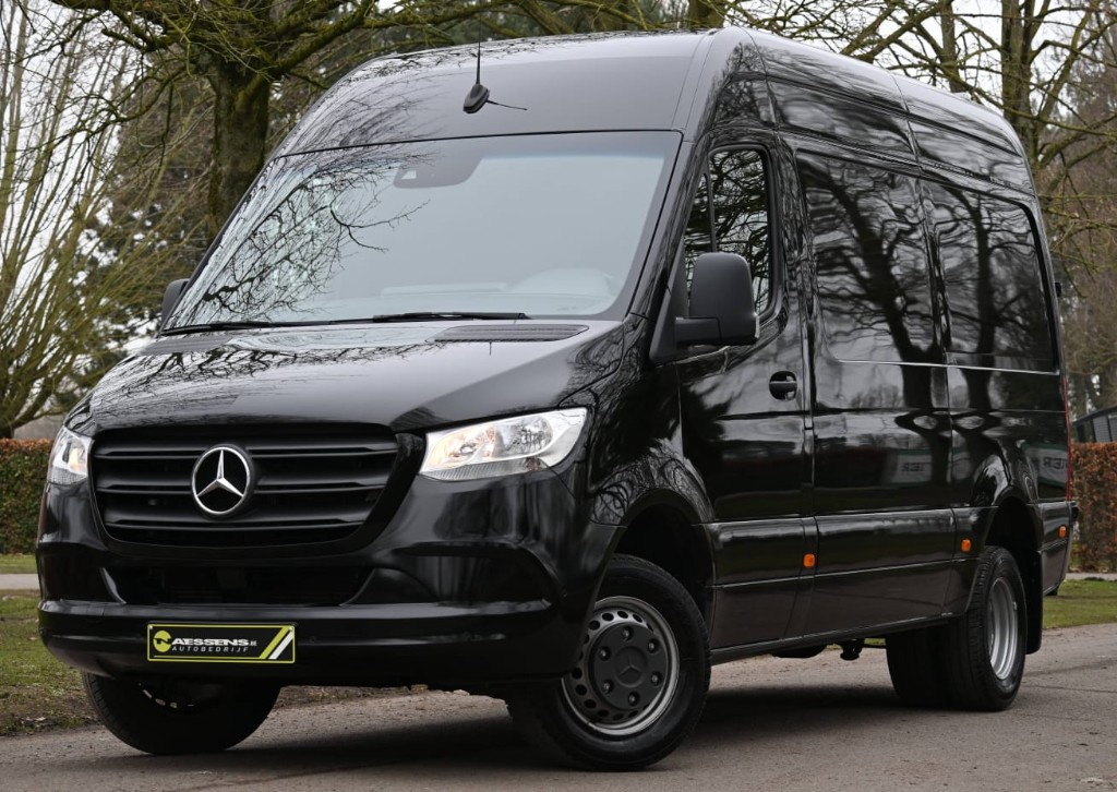16-Seater Premium Minibus
